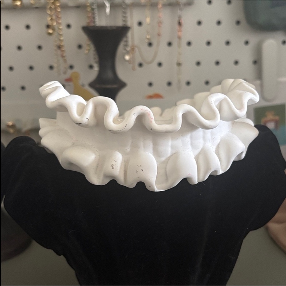 BBW Madame Bust Headless 3 Wick Candle Holder - Picture 6 of 8